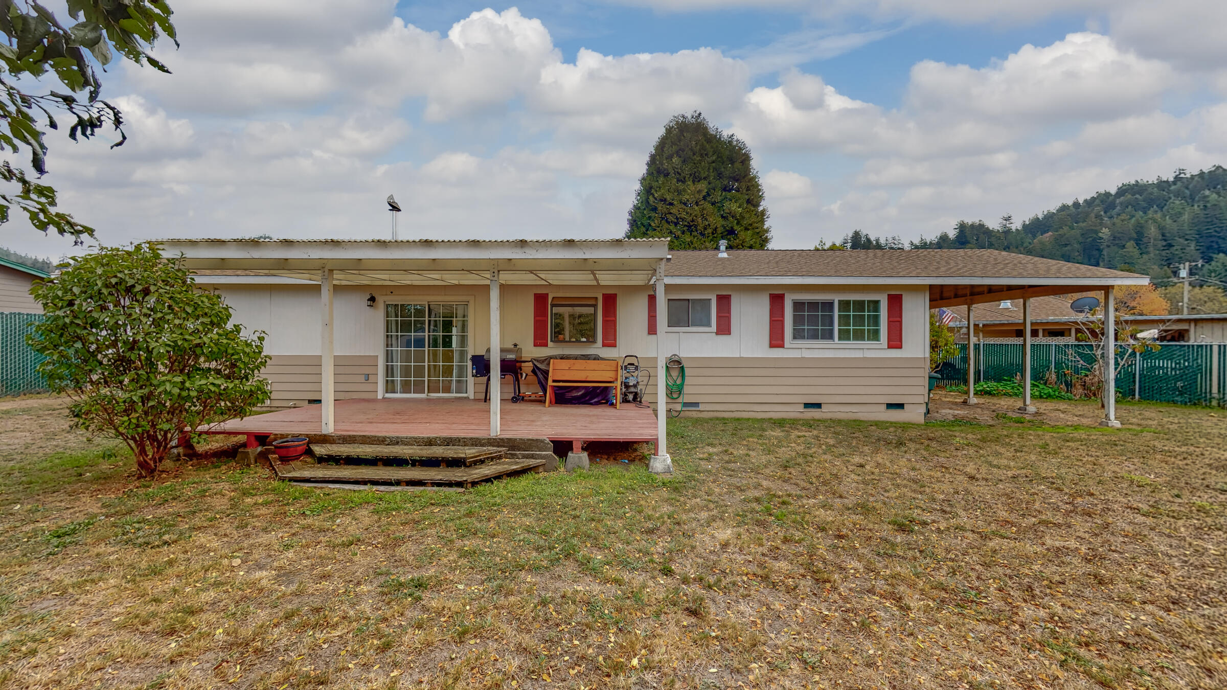 555 Gunnerson Lane Rio Dell, CA 95562 - Photo 32 of 36 555 Gunnerson Lane Rio Dell-132