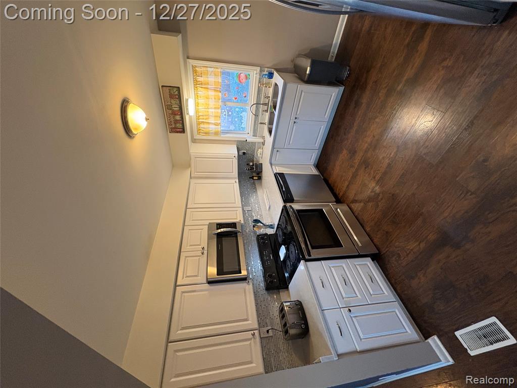 3347 North Oak Road Davison, MI 48423 - Photo 3 of 6 Gallery Image 3
