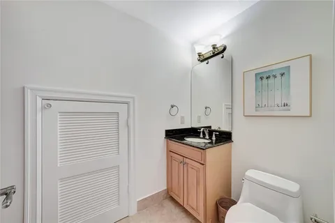 $999,000 | 903 Northeast 17th Way, Unit 104, Fort Lauderdale, FL 33304