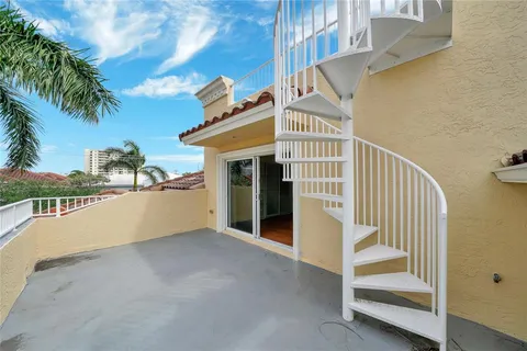 $999,000 | 903 Northeast 17th Way, Unit 104, Fort Lauderdale, FL 33304