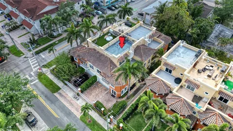 $999,000 | 903 Northeast 17th Way, Unit 104, Fort Lauderdale, FL 33304