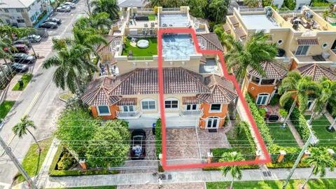 $999,000 | 903 Northeast 17th Way, Unit 104, Fort Lauderdale, FL 33304