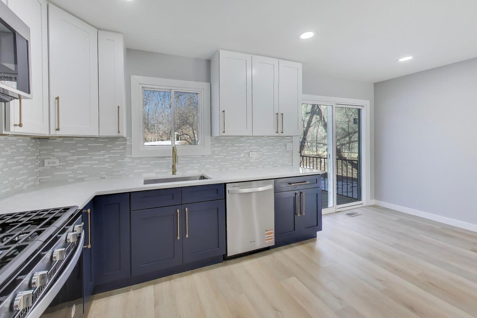 2N660 Valewood Road West Chicago, IL 60185 - Photo 6 of 22