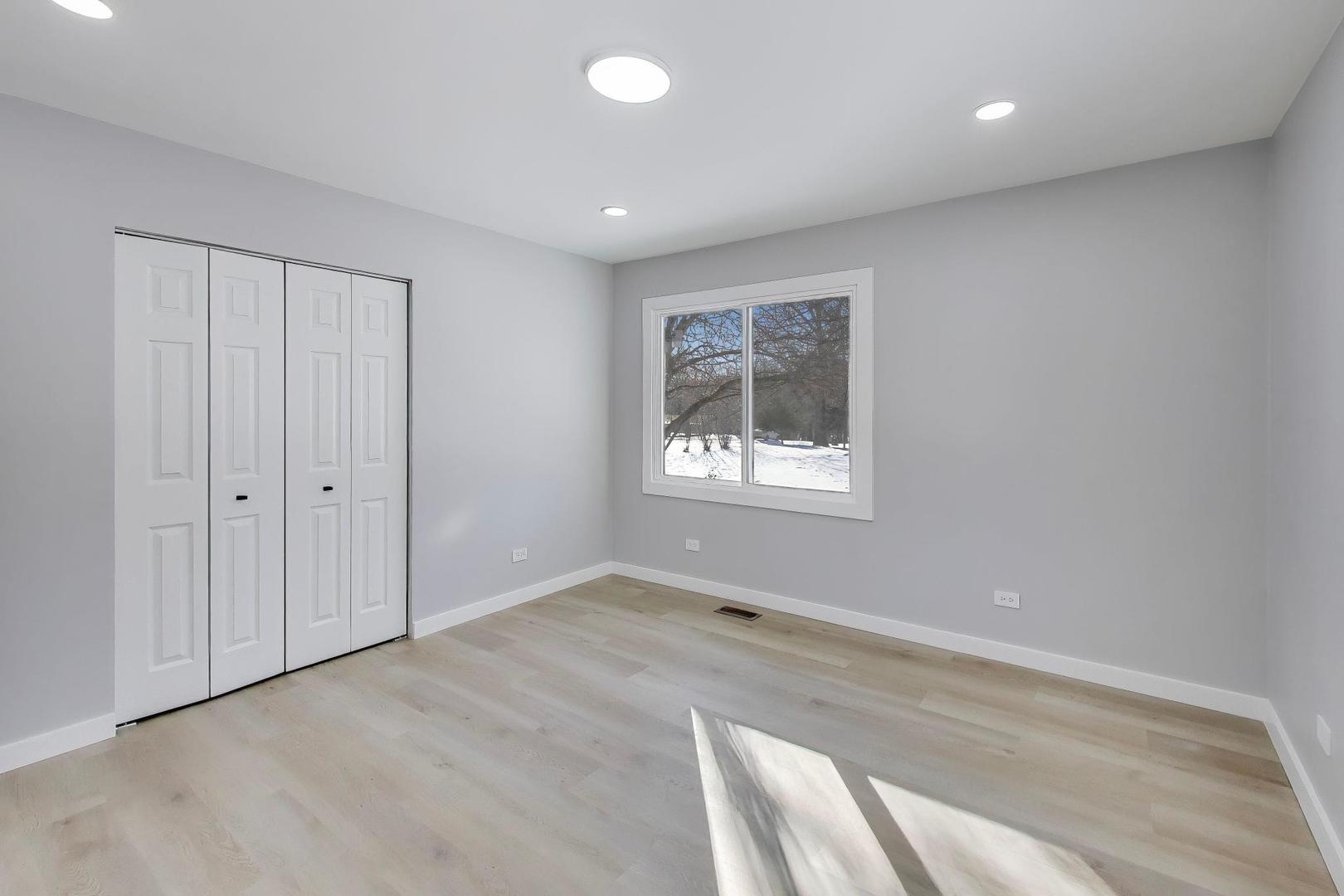 2N660 Valewood Road West Chicago, IL 60185 - Photo 8 of 22