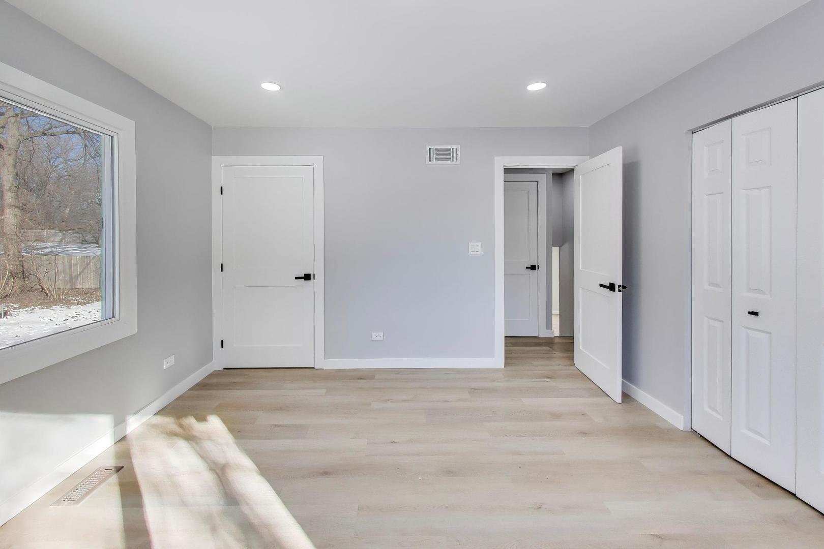 2N660 Valewood Road West Chicago, IL 60185 - Photo 9 of 22