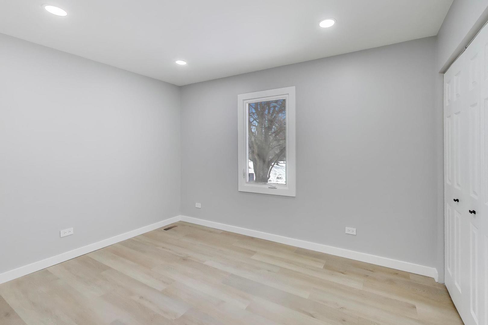 2N660 Valewood Road West Chicago, IL 60185 - Photo 10 of 22