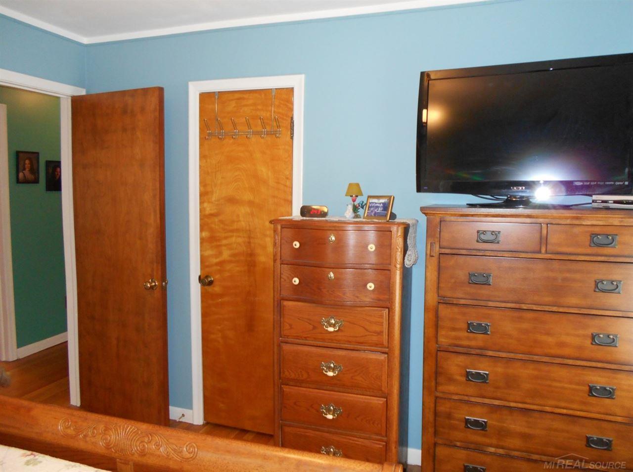 643 Barrington Road Grosse Pointe Park, MI 48230 - Photo 18 of 30