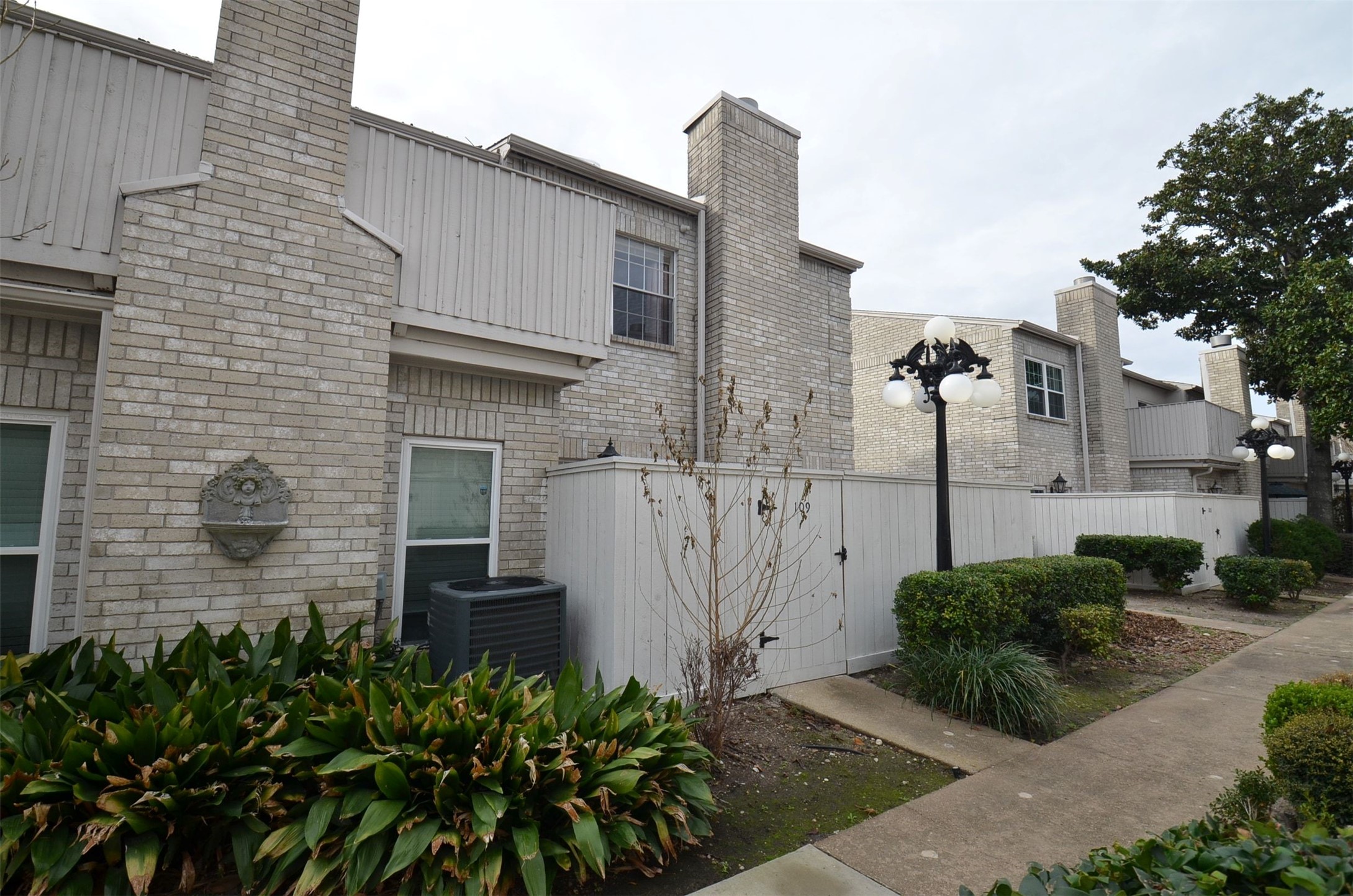 3800 Tanglewilde Street, Unit 109 Houston, TX 77063 - Photo 43 of 48