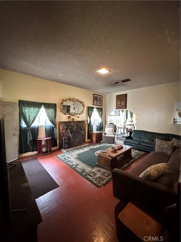 $775,000 | 638 East 137th Street, Los Angeles, CA 90059