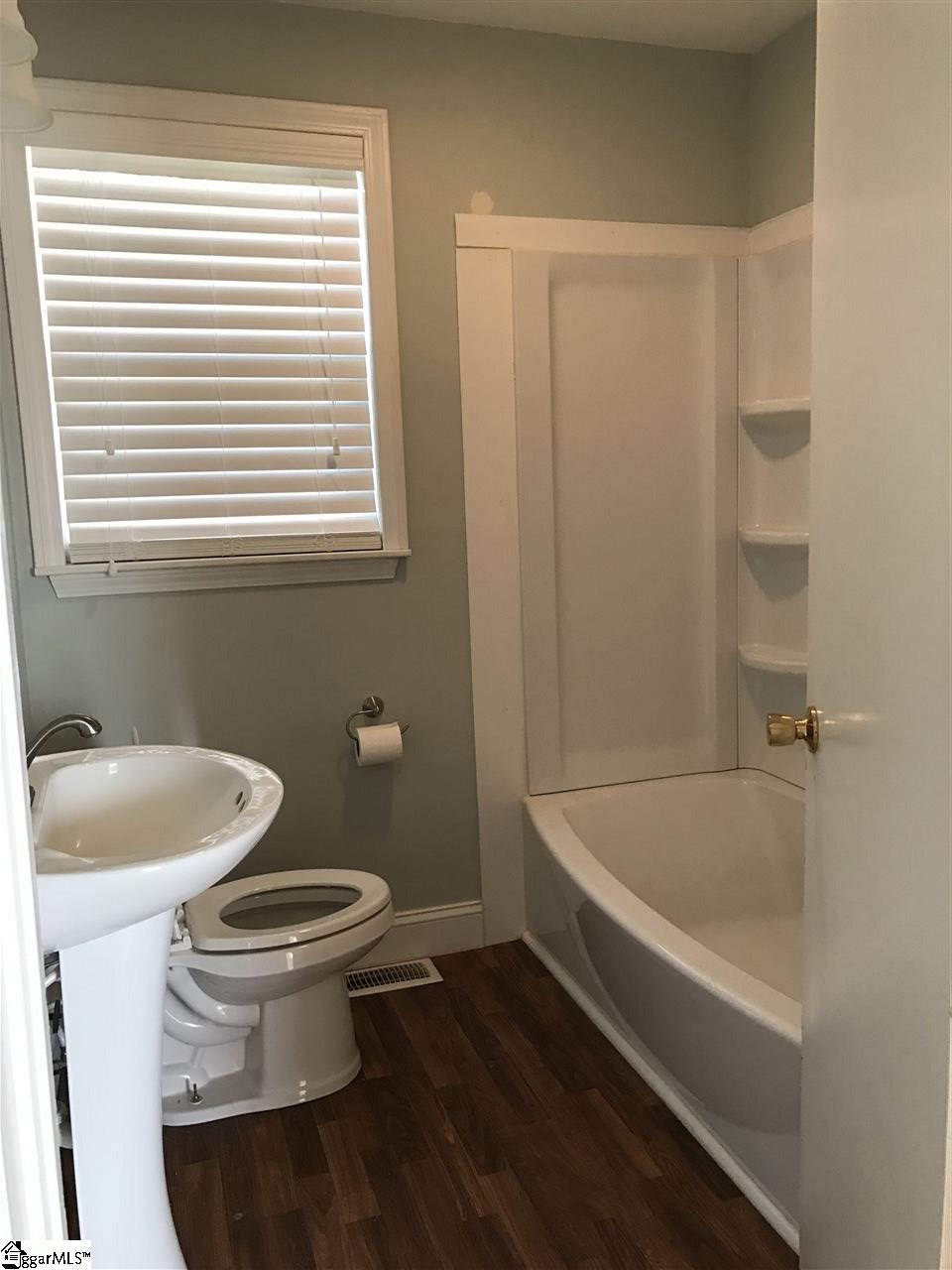 312 Hammett Bridge Road Greer, SC 29650 - Photo 4 of 16