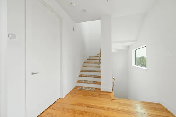 $3,400 | 2239 North MacGregor Way, Houston, TX 77004