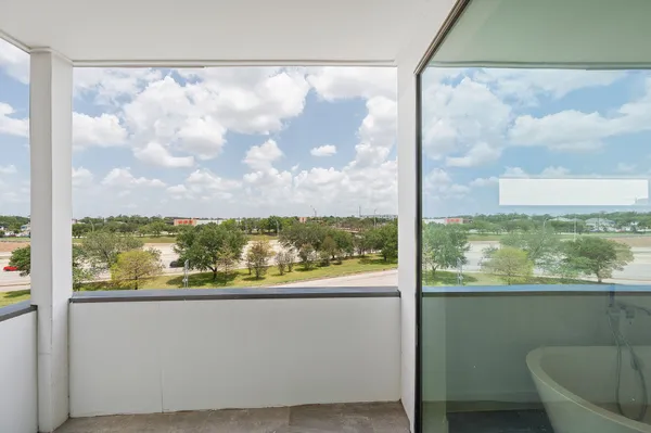 $3,400 | 2239 North MacGregor Way, Houston, TX 77004