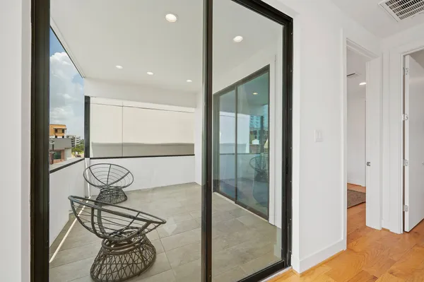 $3,400 | 2239 North MacGregor Way, Houston, TX 77004