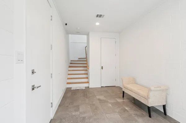 $3,400 | 2239 North MacGregor Way, Houston, TX 77004