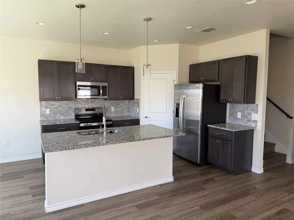 $1,850 | 510 Whirlaway Drive, Unit A, Jarrell, TX 76537