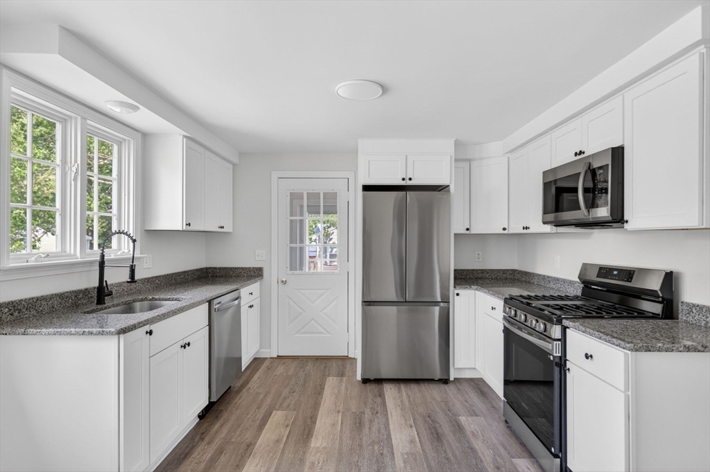61 Stevens Road Swansea, MA 02777 - Photo 9 of 27