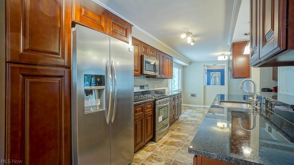 1308 Ford Road Lyndhurst, OH 44124 - Photo 6 of 25 Gallery Image 6