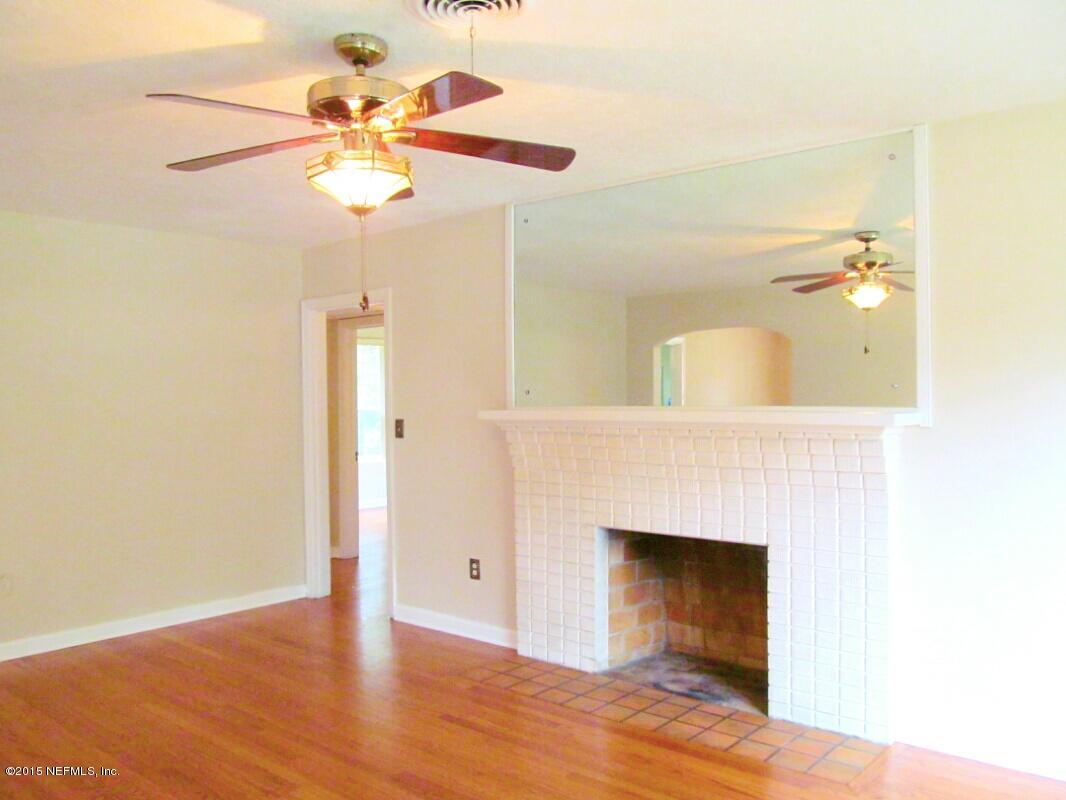 4329 Birmingham Road Jacksonville, FL 32207 - Photo 4 of 19 Fireplace