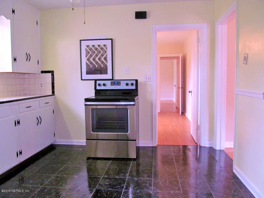 4329 Birmingham Road Jacksonville, FL 32207 - Photo 6 of 19 Kitchen5