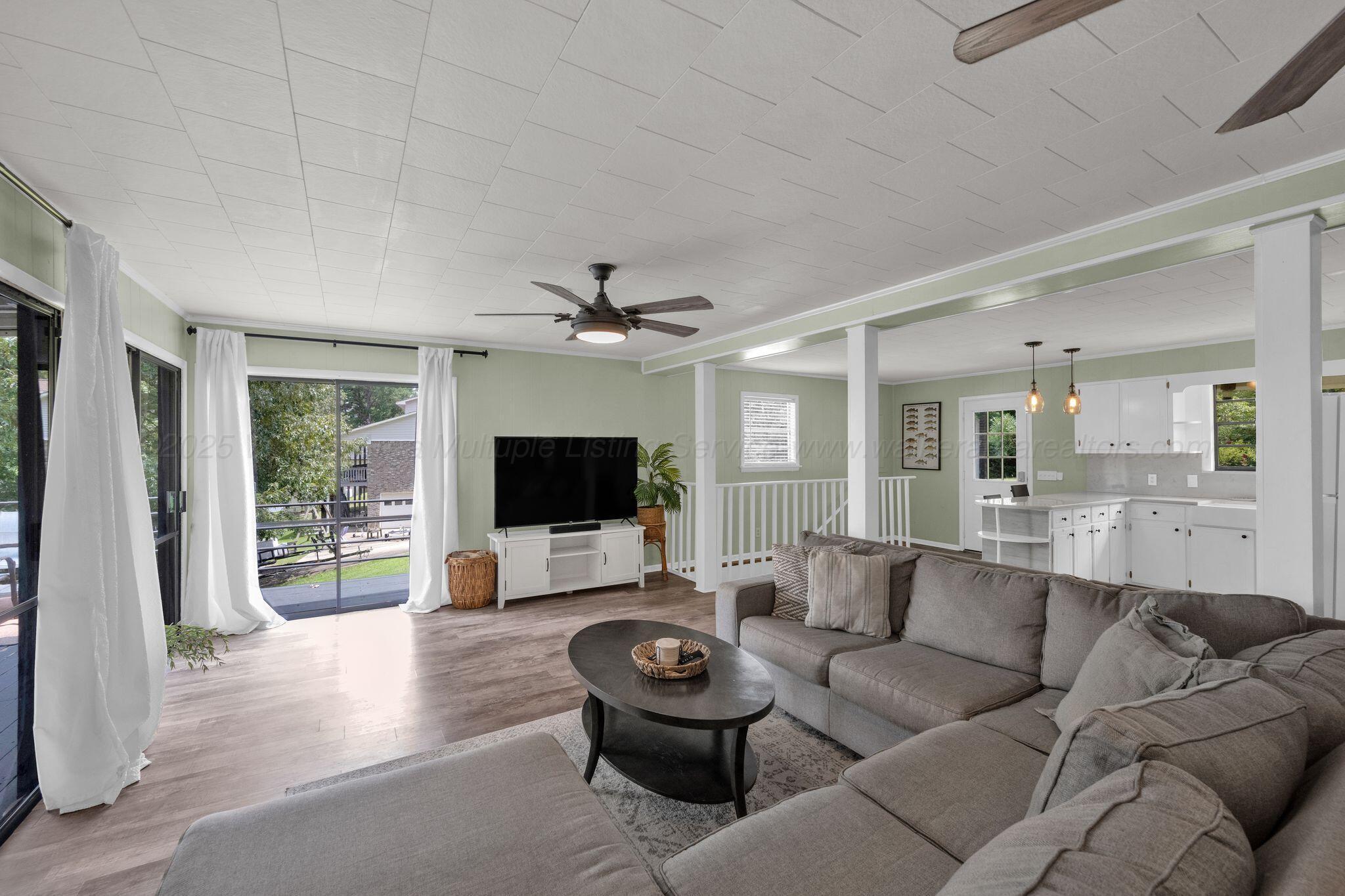 93 Rutledge Drive Jasper, AL 35504 - Photo 13 of 43 Living