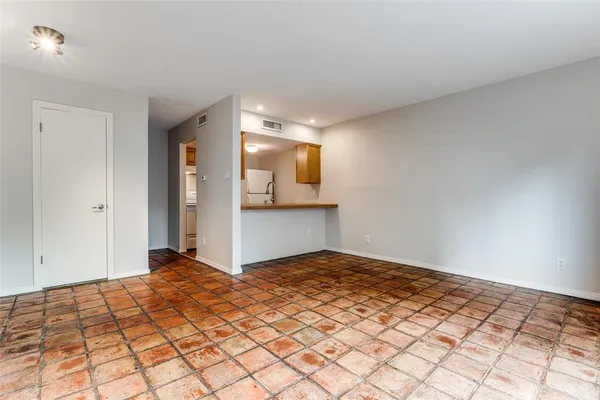 $155,000 | 2702 Douglas Avenue, Unit 143, Dallas, TX 75219