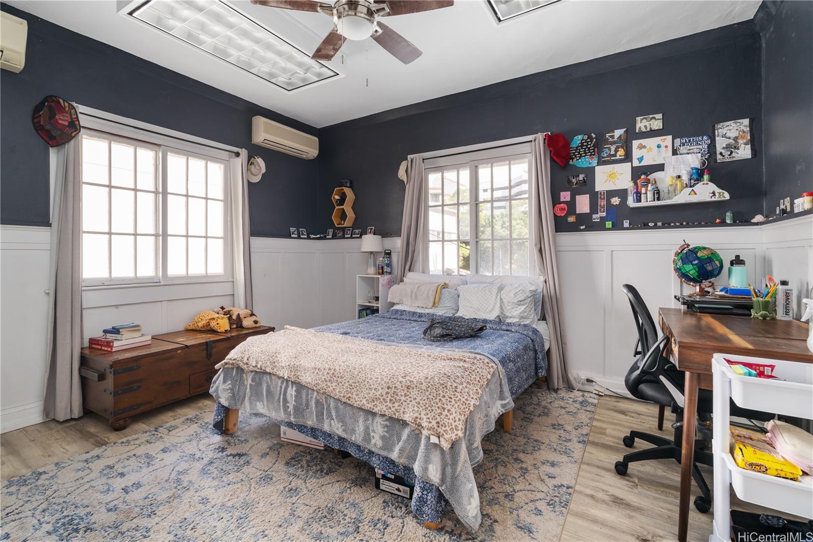 3110 Waialae Avenue Honolulu, HI 96816 - Photo 10 of 23 a bedroom with a bed and a window