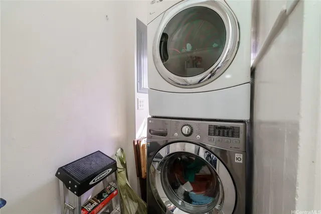 a close up view of washer and dryer