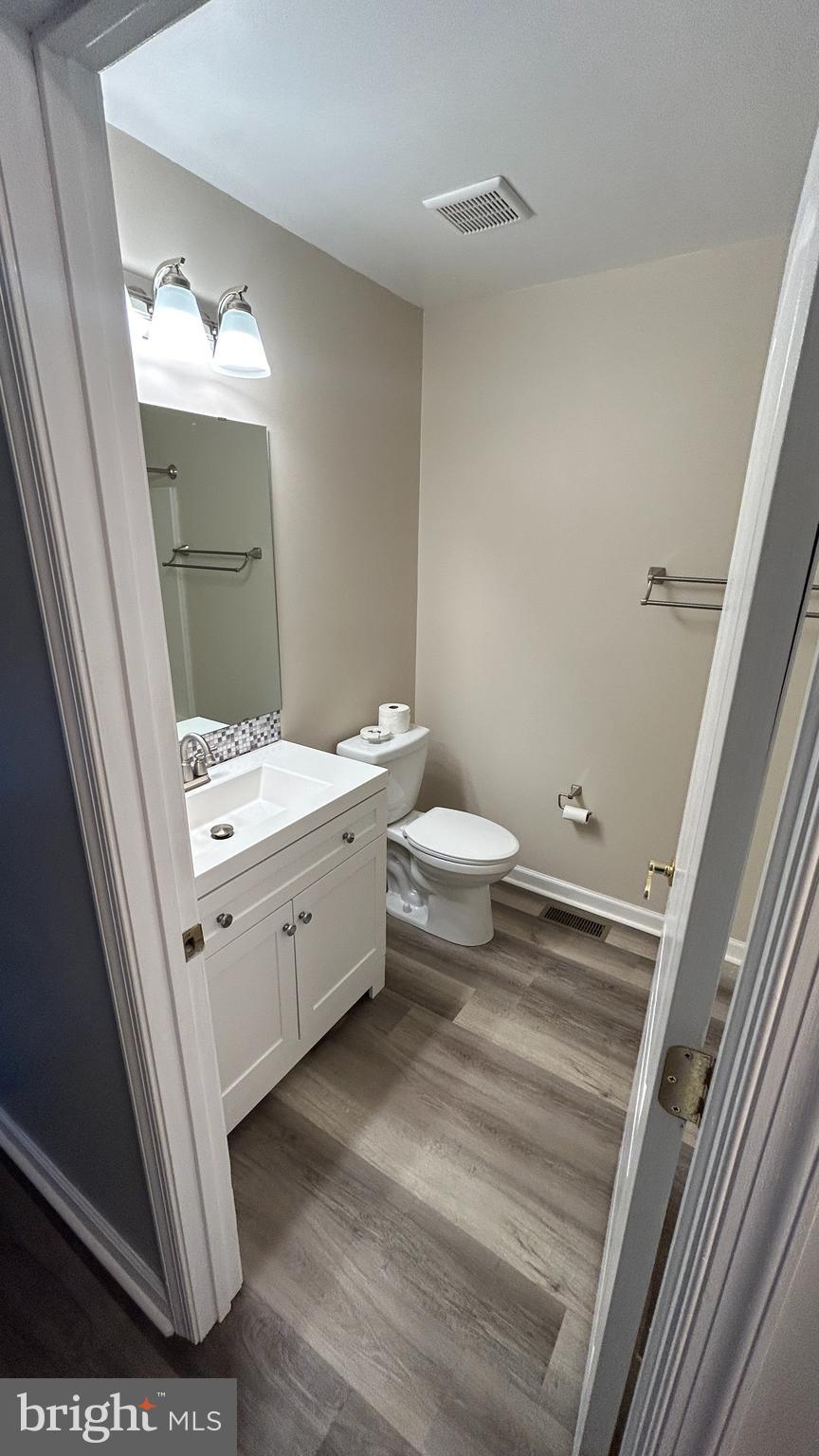 915 Yellow Hill Road Biglerville, PA 17307 - Photo 6 of 16 Hall bath