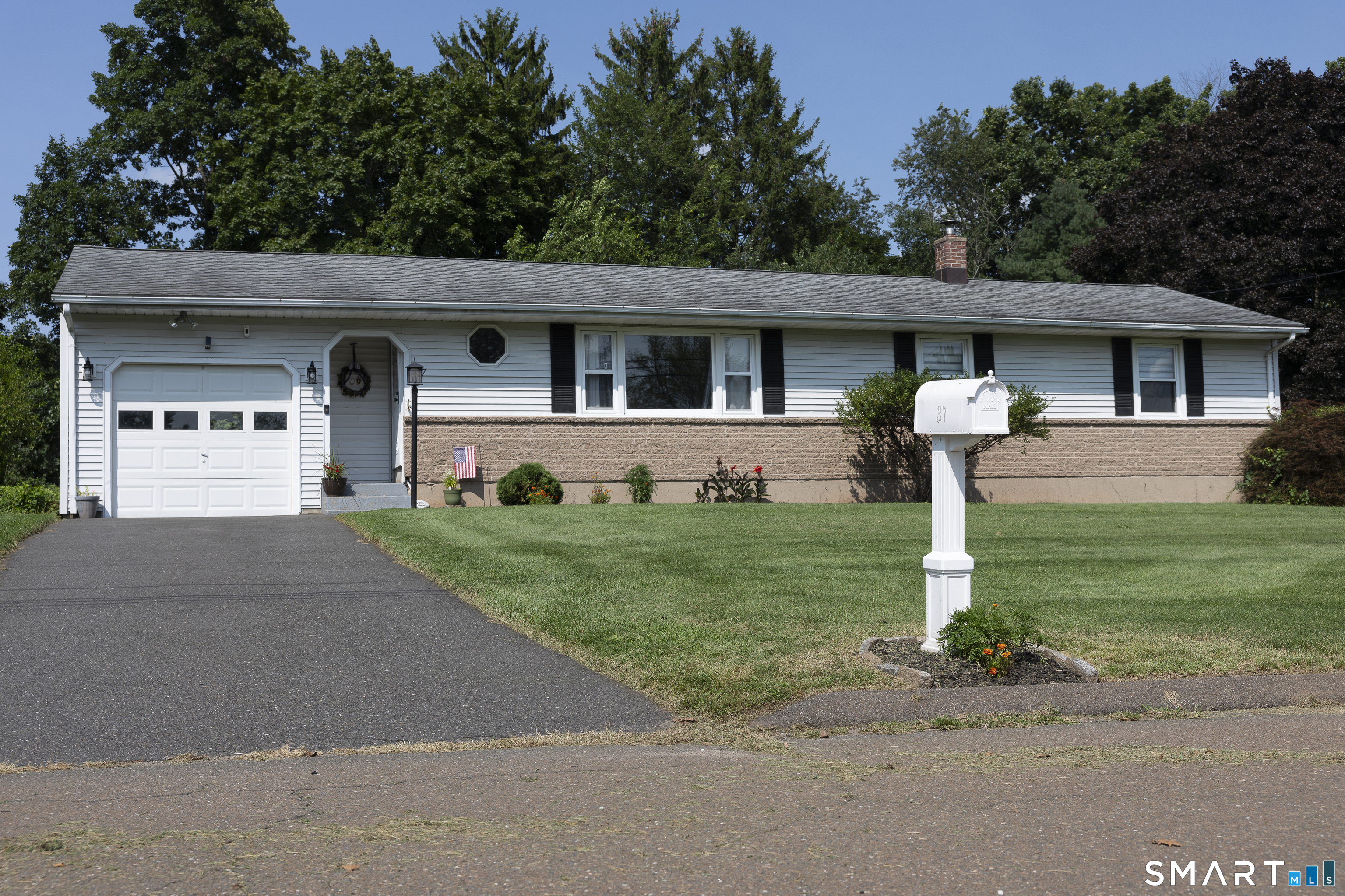 37 Johnson Road Wallingford, CT 06492 - Photo 1 of 40 Gallery Image 1