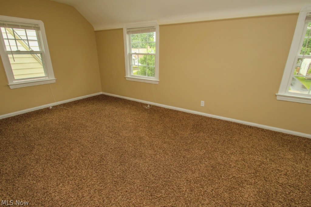 1126 Winston Road Cleveland, OH 44121 - Photo 11 of 20