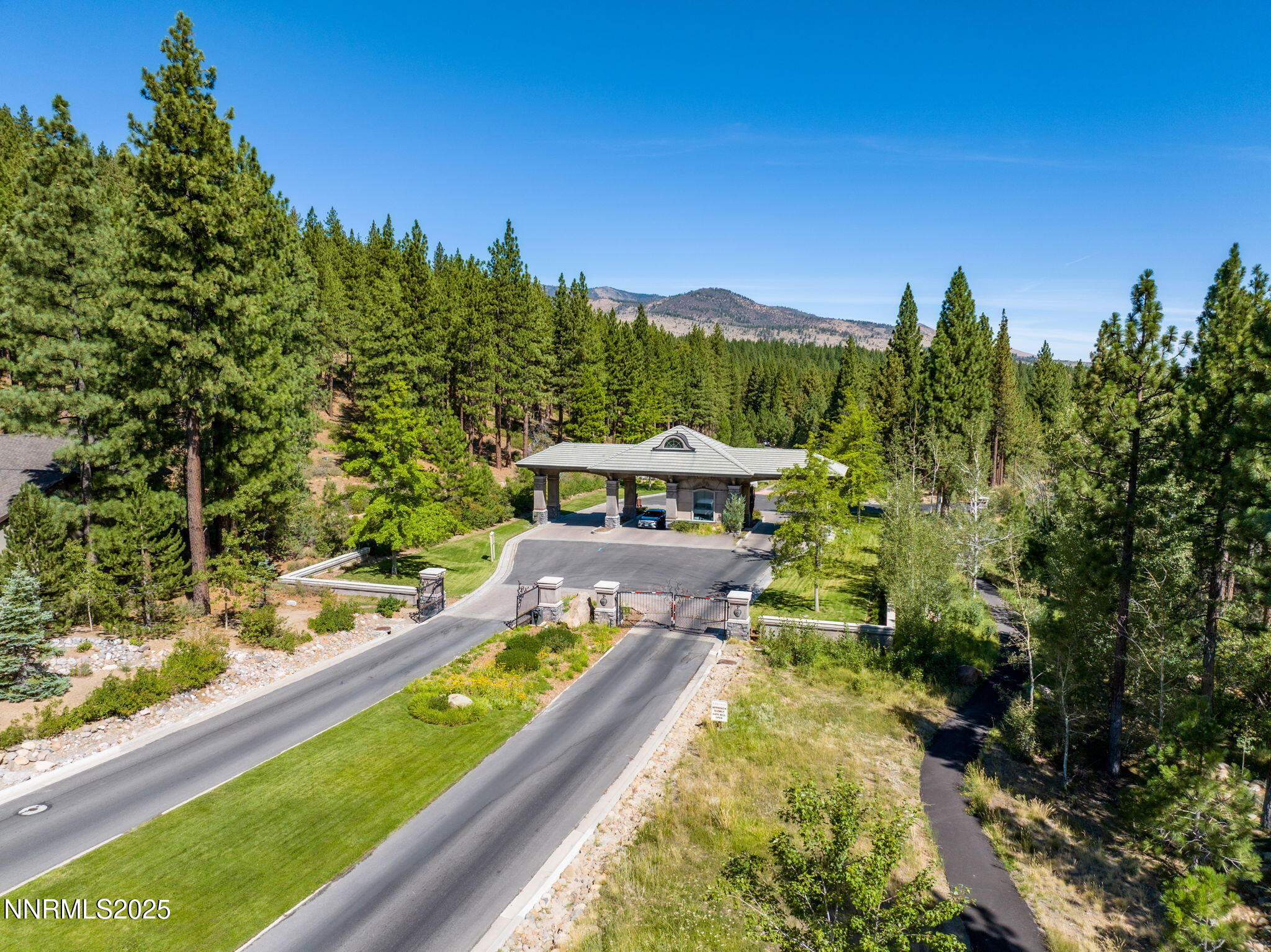 203 South Argyle Court Reno, NV 89511 - Photo 7 of 30