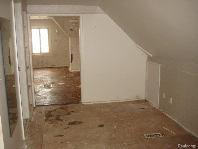 317 Elizabeth Lake Road Pontiac, MI 48341 - Photo 23 of 25 317 ELIZABETH LK RD PONTIAC (56)