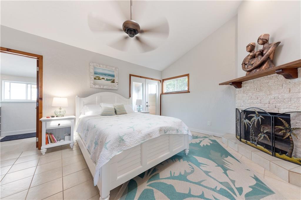 17601 1st Street East Redington Shores, FL 33708 - Photo 22 of 33