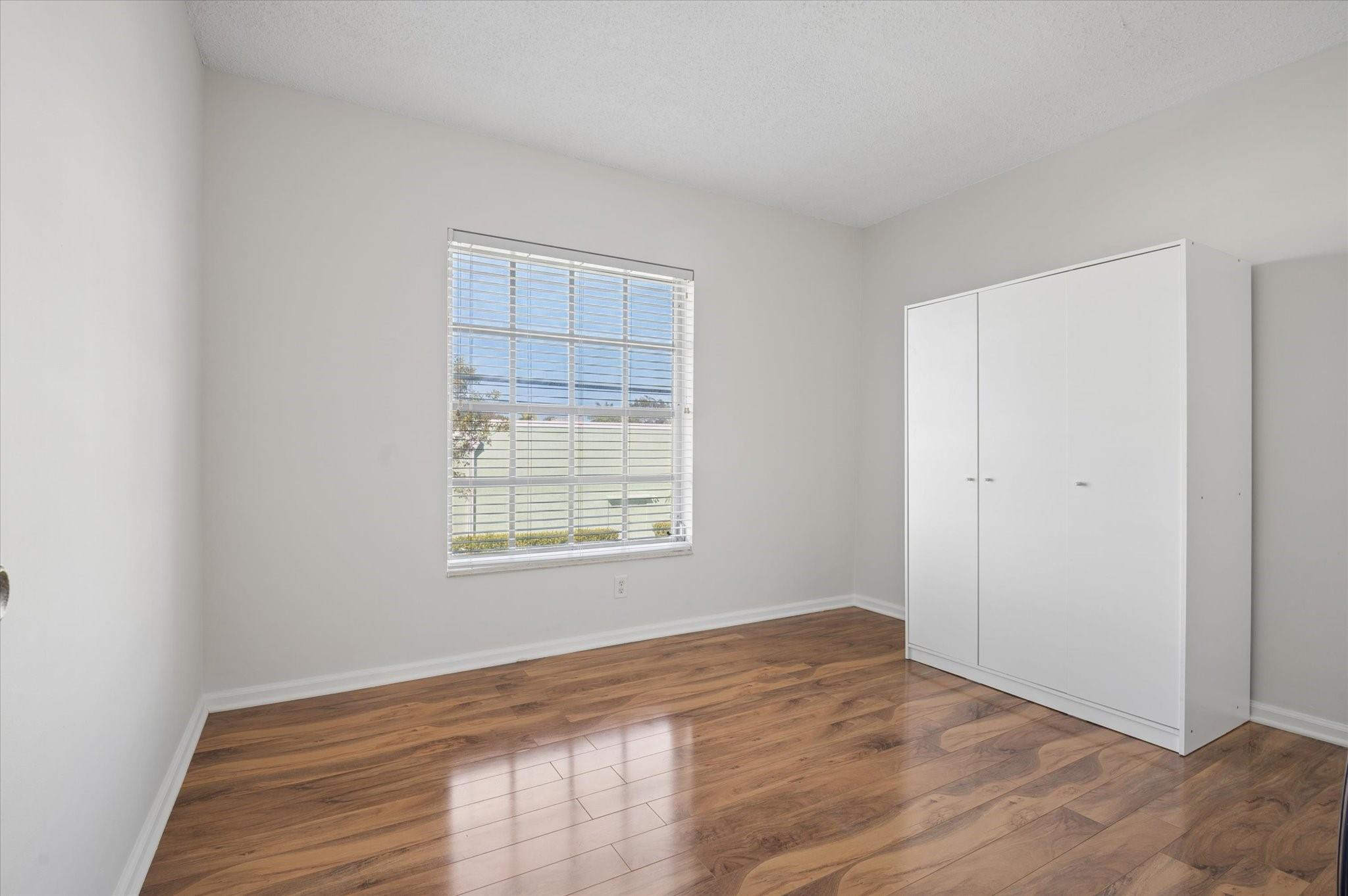 2221 Northeast 68th Street, Unit 932 Fort Lauderdale, FL 33308 - Photo 17 of 32 Guest Bed