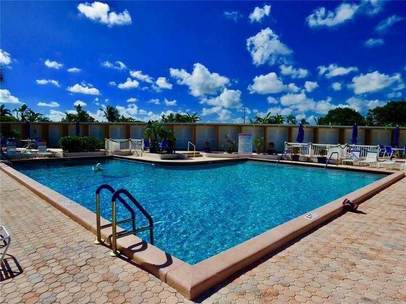 2221 Northeast 68th Street, Unit 932 Fort Lauderdale, FL 33308 - Photo 22 of 32 Pool