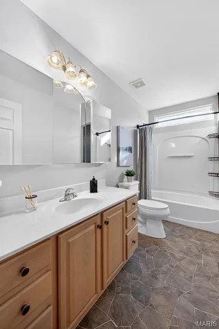 $439,900 | 618 Kerryton Pl Circle, Ellisville, MO 63021