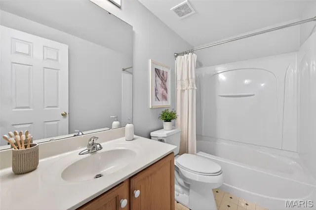 $439,900 | 618 Kerryton Pl Circle, Ellisville, MO 63021