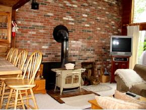 182 Chimney Hill Road Wilmington, VT 05363 - Photo 5 of 9 Gallery Image 5