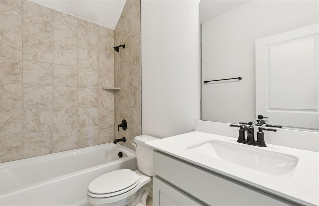 4901 Ripley Avenue Celina, TX 75009 - Photo 20 of 21 Third bathroom with tub