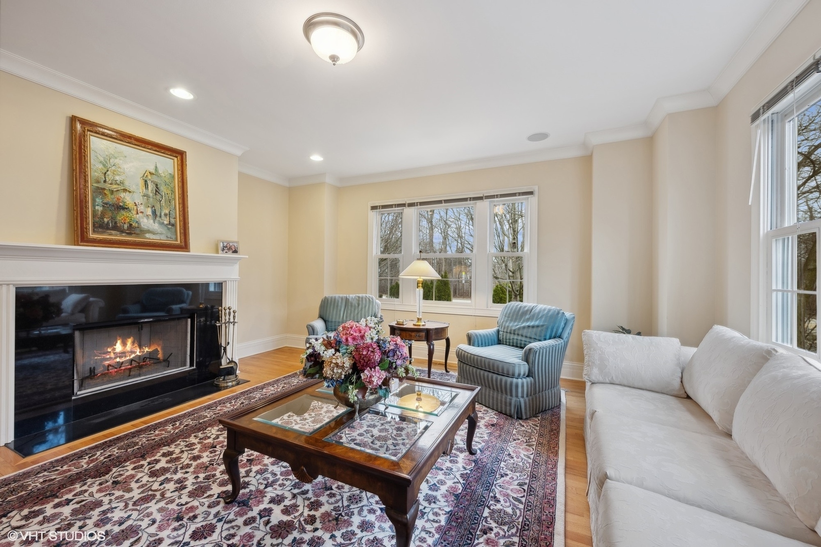 410 Green Bay Road Glencoe, IL 60022 - Photo 3 of 27 a living room with furniture and a fireplace
