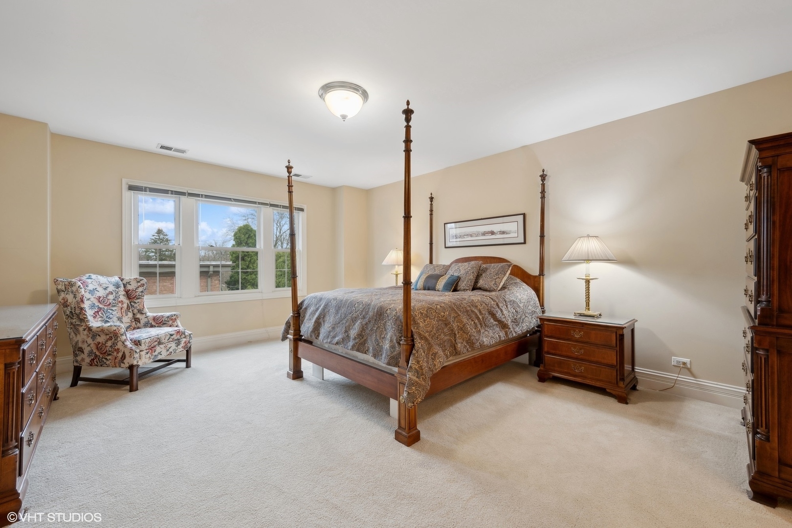 410 Green Bay Road Glencoe, IL 60022 - Photo 10 of 27 a bedroom with a bed and a window