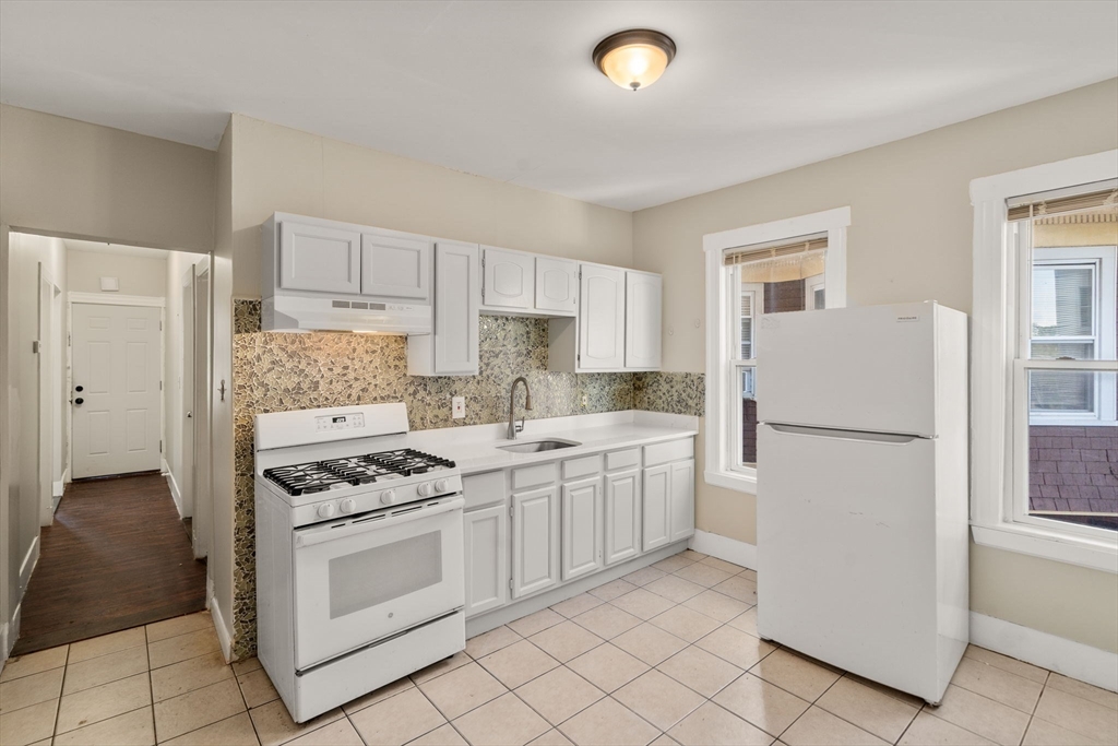 16 Kerwin Street Boston, MA 02124 - Photo 13 of 20