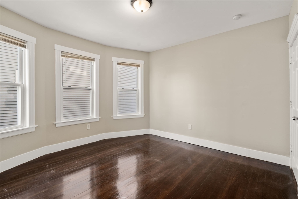 16 Kerwin Street Boston, MA 02124 - Photo 8 of 20