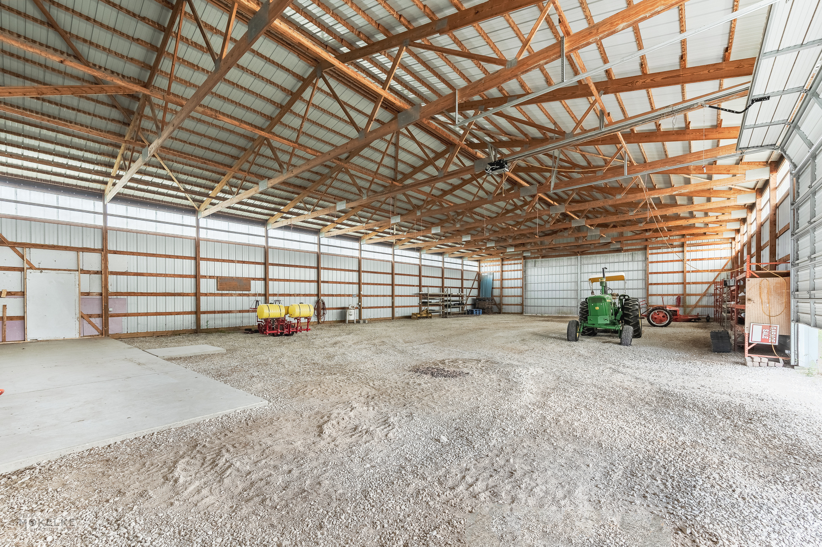 17551 Frazier Road Sandwich, IL 60548 - Photo 10 of 21 a view of a garage