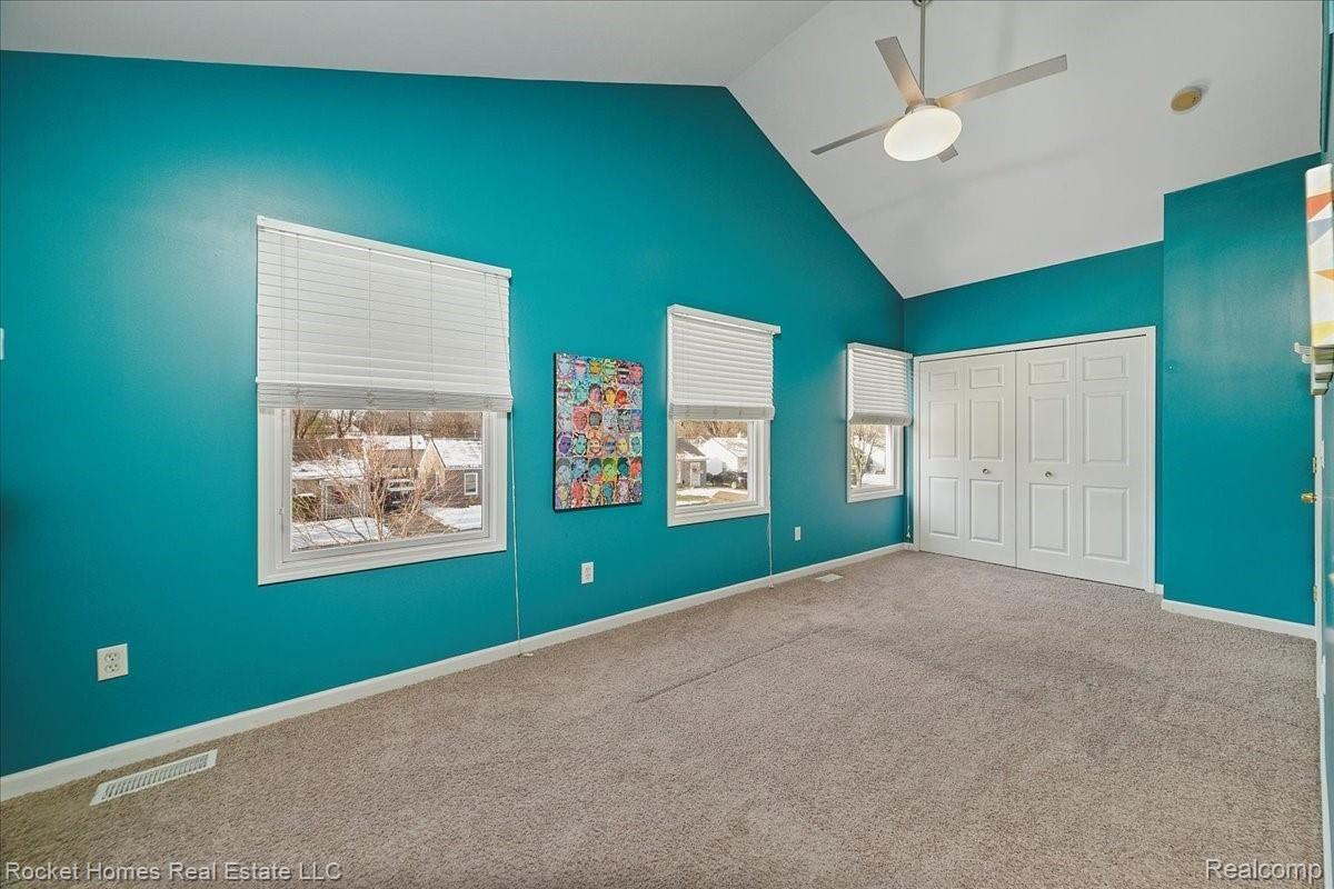 570 Stratford Road Ferndale, MI 48220 - Photo 17 of 32 17-Main Bedroom.jpg