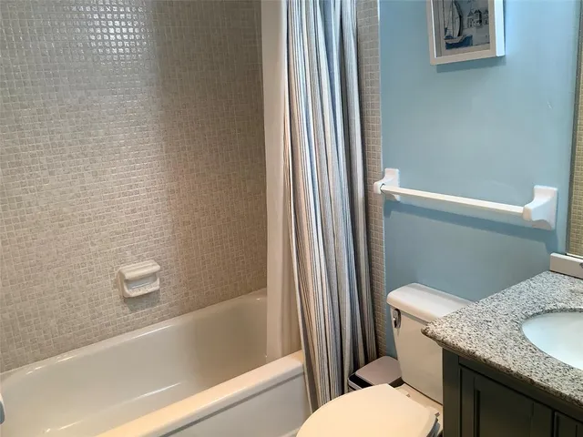 $1,750 | 4174 Inverrary Drive, Unit 203, Lauderhill, FL 33319