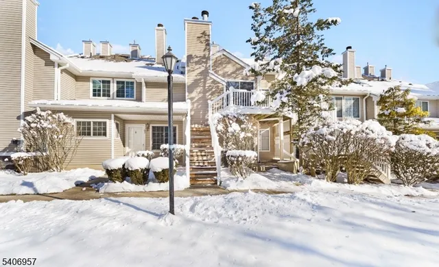 $384,999 | 64 Encampment Drive, Bedminster, NJ 07921