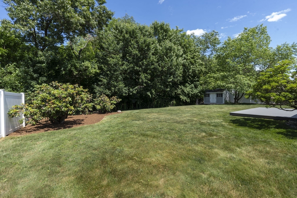 22 Temi Road Hudson, MA 01749 - Photo 3 of 39