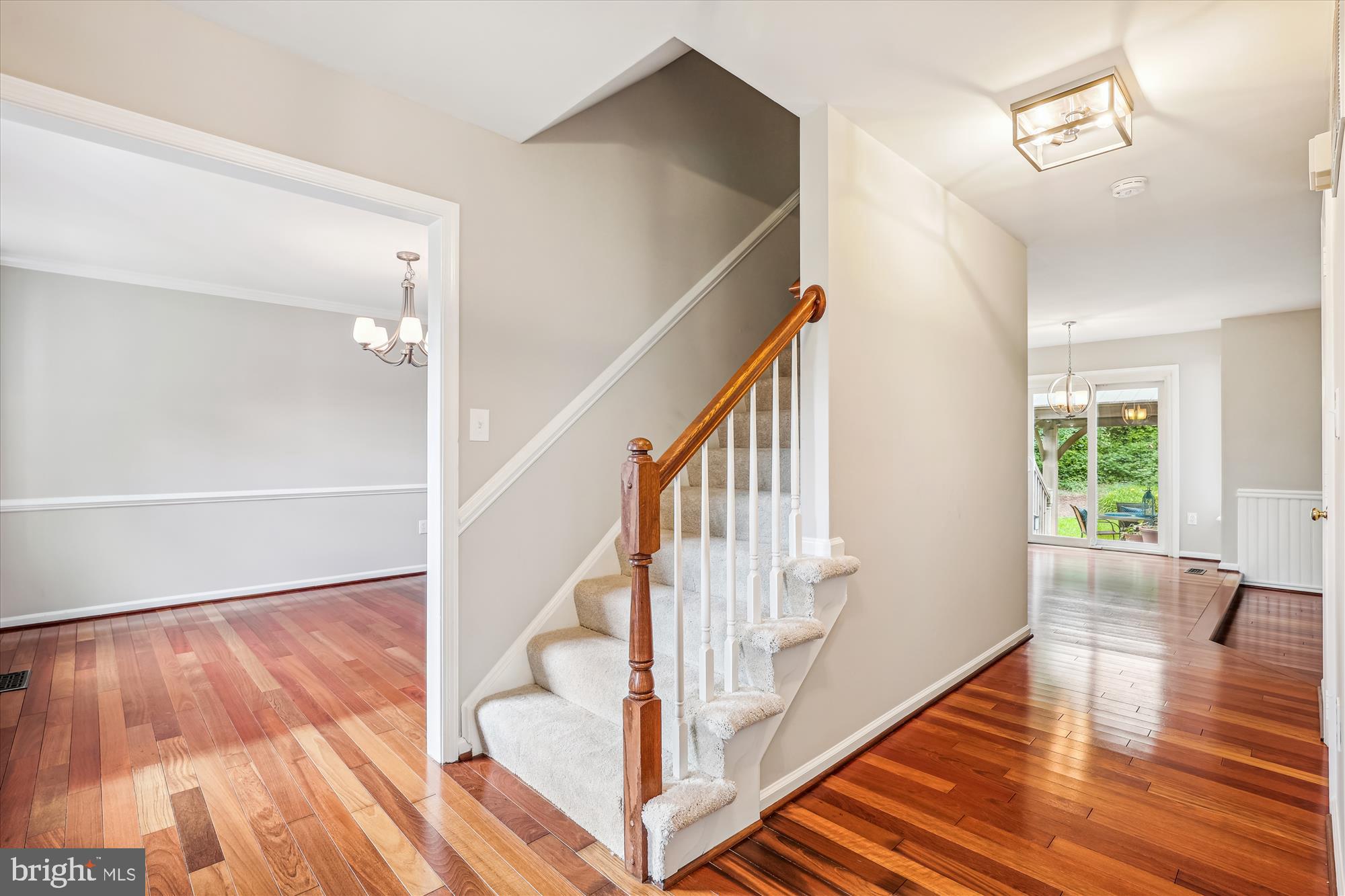 7100 Dudrow Court Springfield, VA 22150 - Photo 19 of 68 Foyer