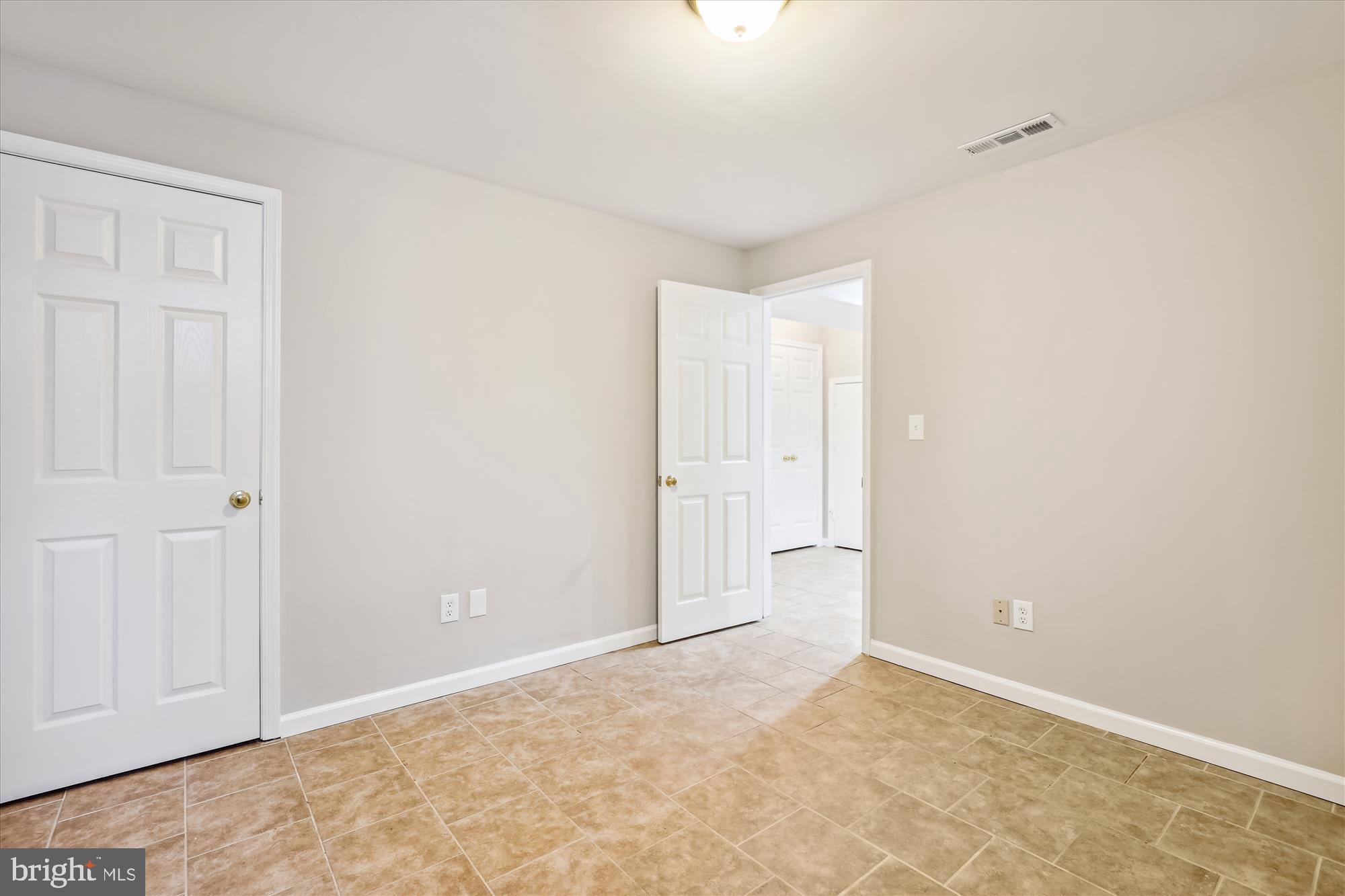 7100 Dudrow Court Springfield, VA 22150 - Photo 37 of 68 Den